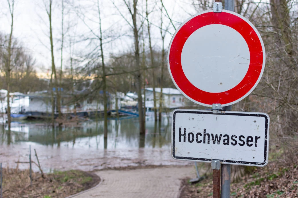 Gefahren Hochwasser Titelbild